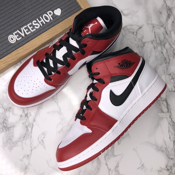 Jordan Retro 1
- Color: Red/Black/White - Picture 2 of 4